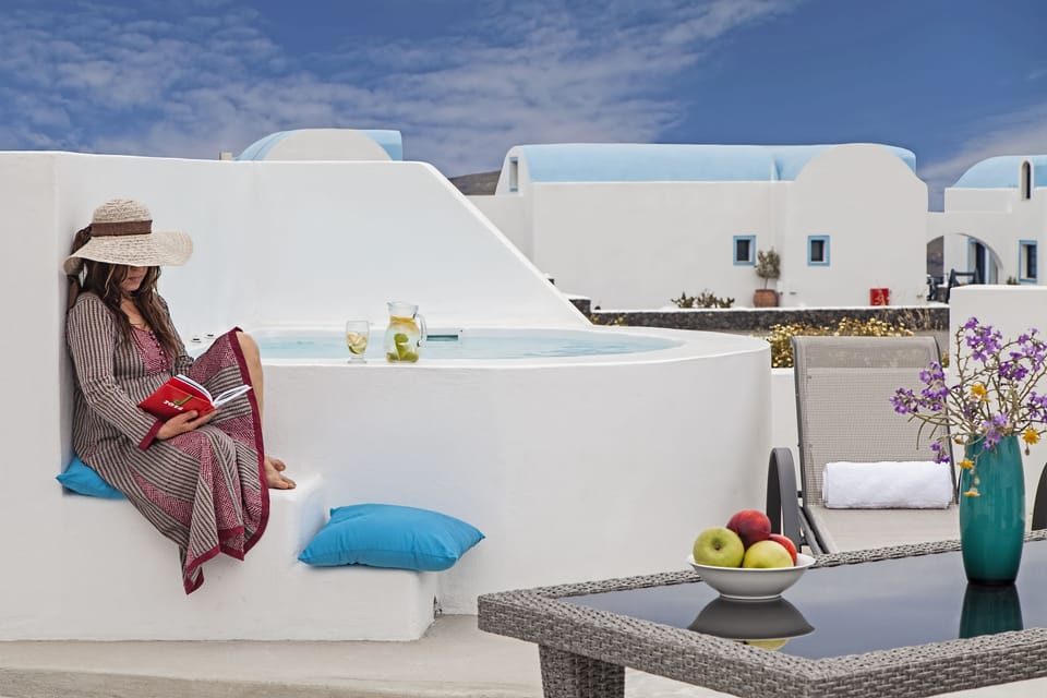 Athiri Santorini Hotel Bed and Breakfast in Santorini