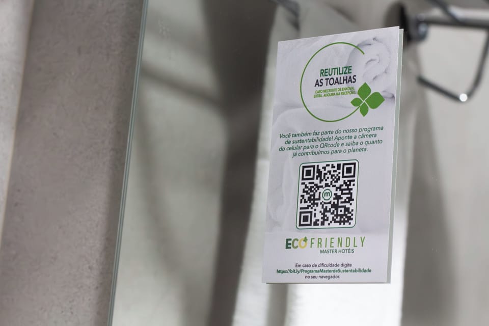 Quarto Twin Standard | Bathroom | Shower, towels, soap, shampoo