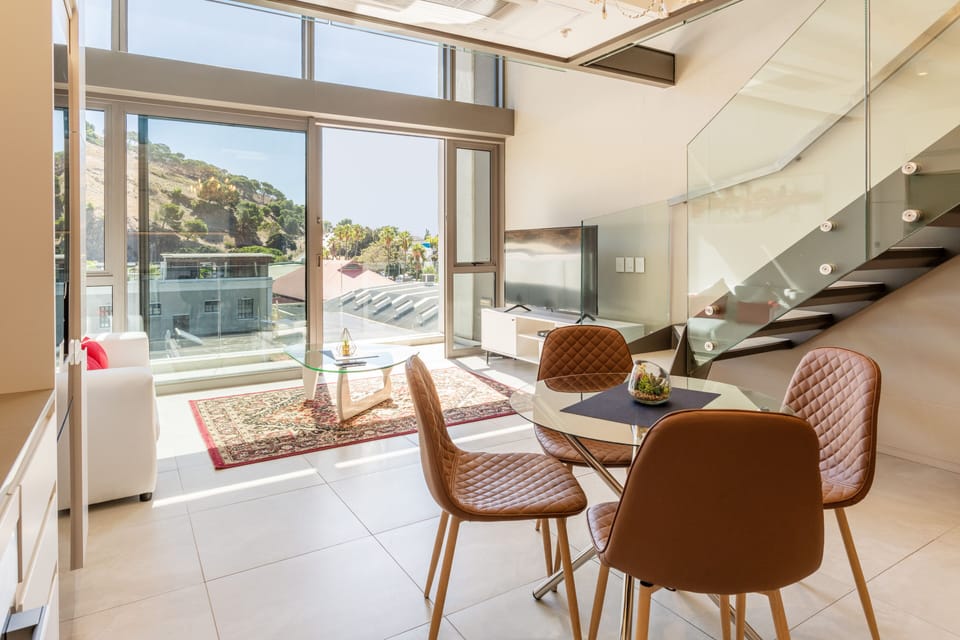Luxury Apartment, 1 Bedroom, Kitchen, Mountain View | In-room dining