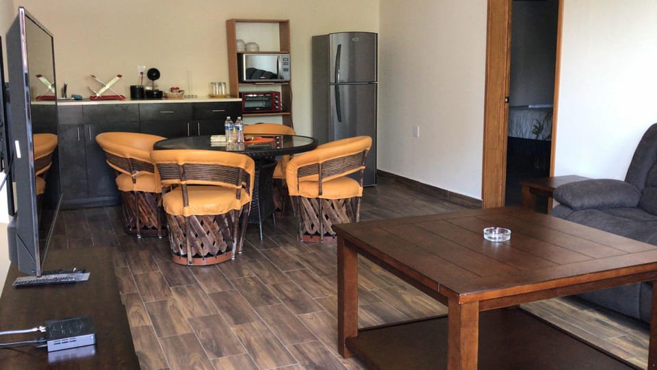 Executive Apartment, 1 King Bed with Sofa bed, Kitchenette, Tower | Living area