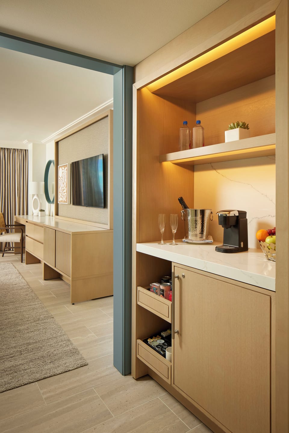 1 bedroom, premium bedding, down comforters, minibar