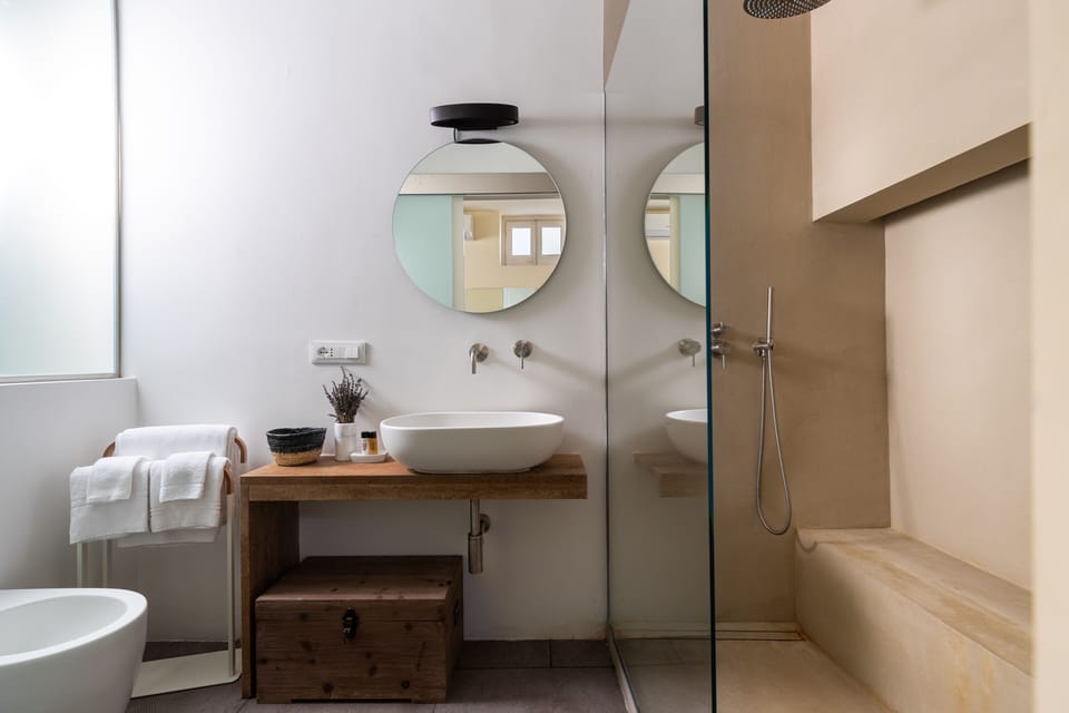Suite, Balcony | Minibar, individually decorated, individually furnished, desk