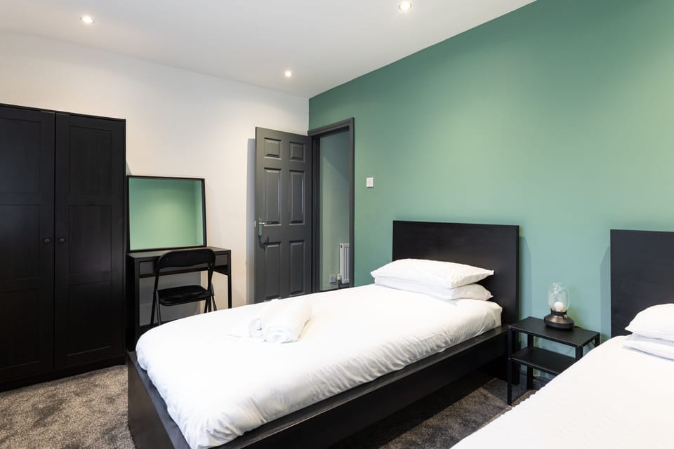 Fully Refurbished North Belfast Home 2 House in Belfast
