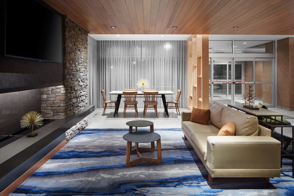 Lobby lounge