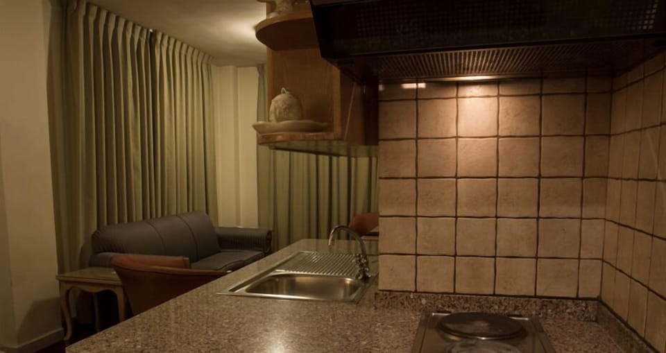 Junior Suite | Private kitchenette | Fridge