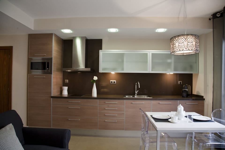 Apartment, 1 Bedroom (2 adults) | Private kitchen | Full-size fridge, microwave, stovetop, dishwasher