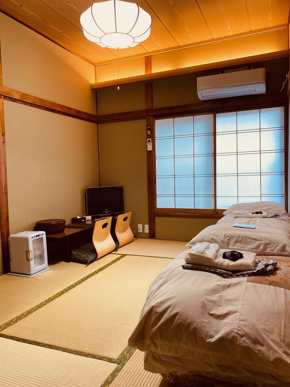 Japanese Style Twin Room with Shared Bathroom, Non Smoking | Free WiFi, bed sheets