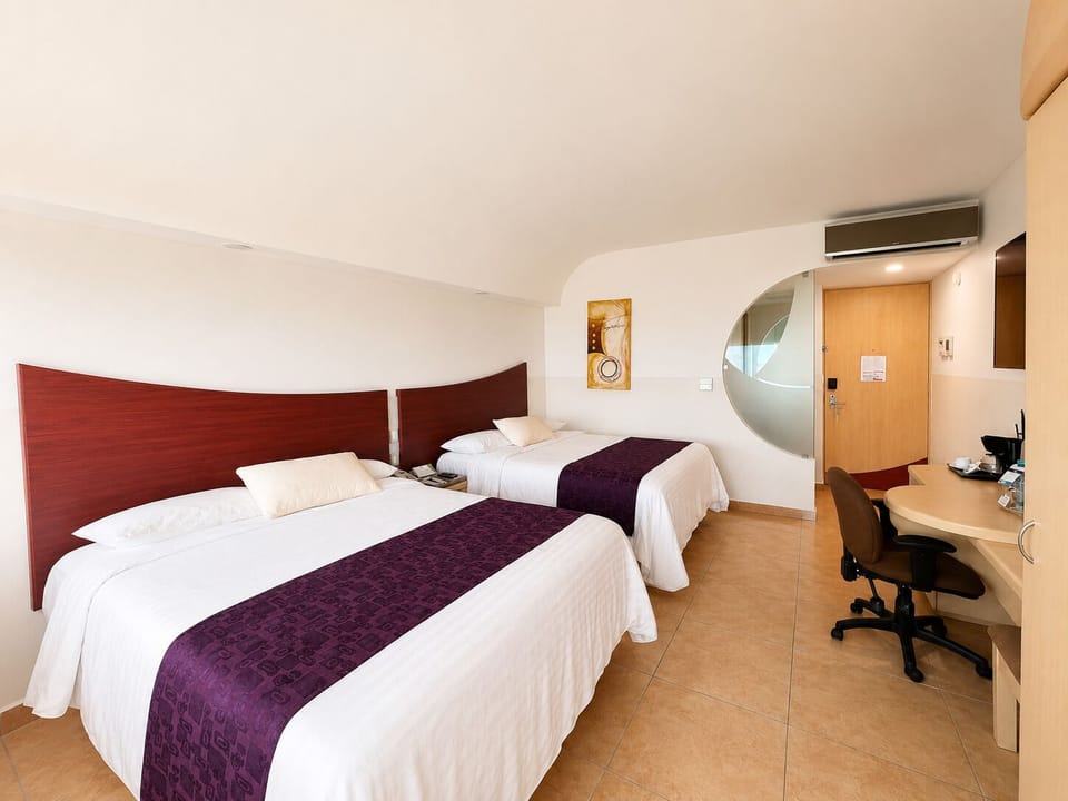 Superior Room | In-room safe, desk, laptop workspace, WiFi (free)