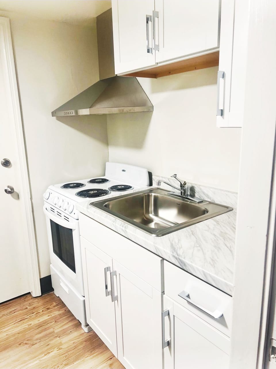 Studio | Private kitchen | Fridge, microwave