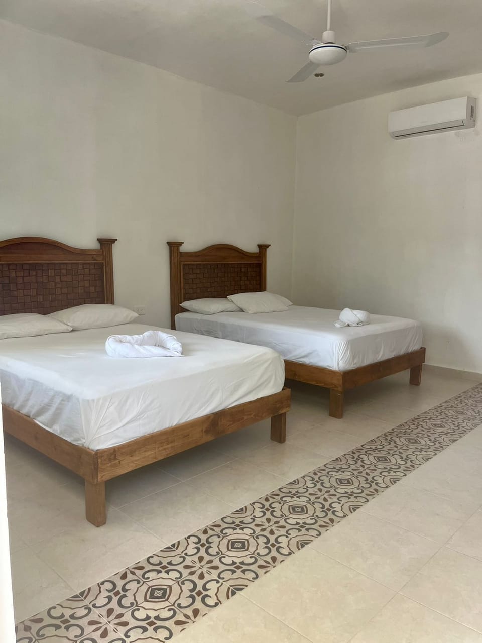 Individually furnished, desk, laptop workspace, free WiFi
