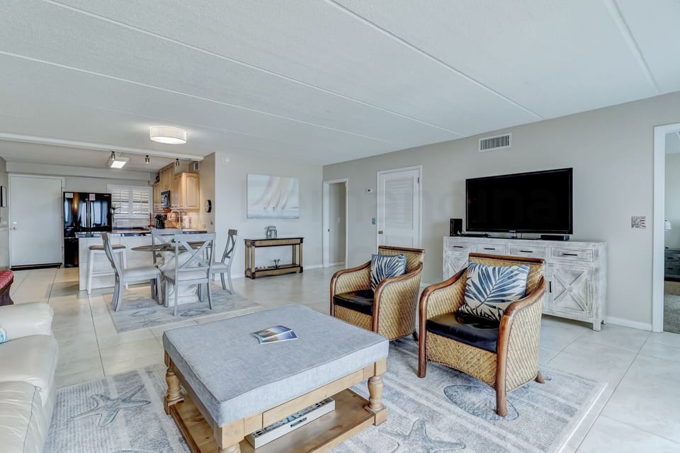 Condo, 3 Bedrooms | Living area | TV