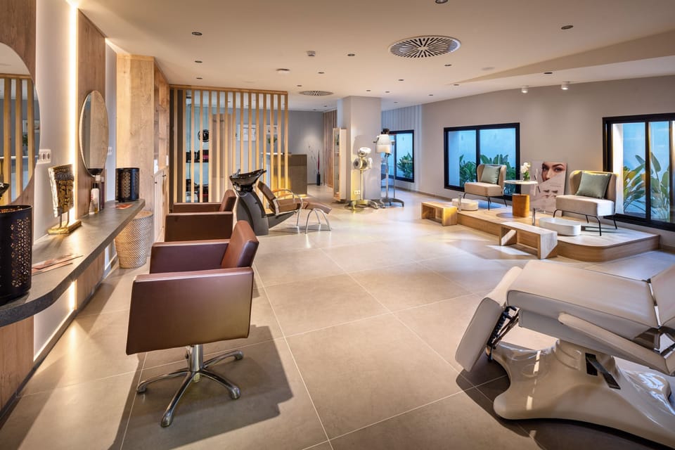 Hair salon