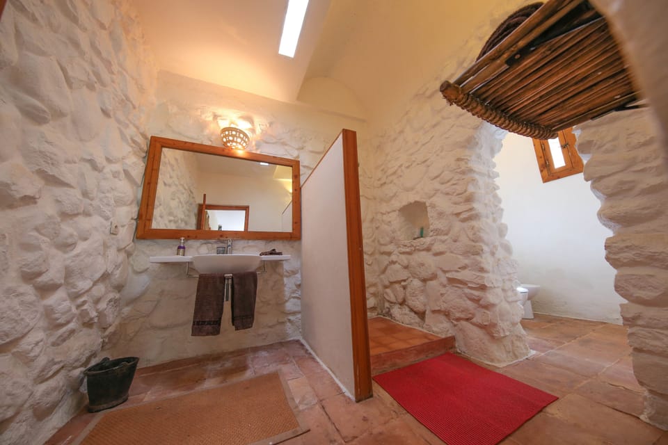 Shower, free toiletries, hair dryer, bathrobes