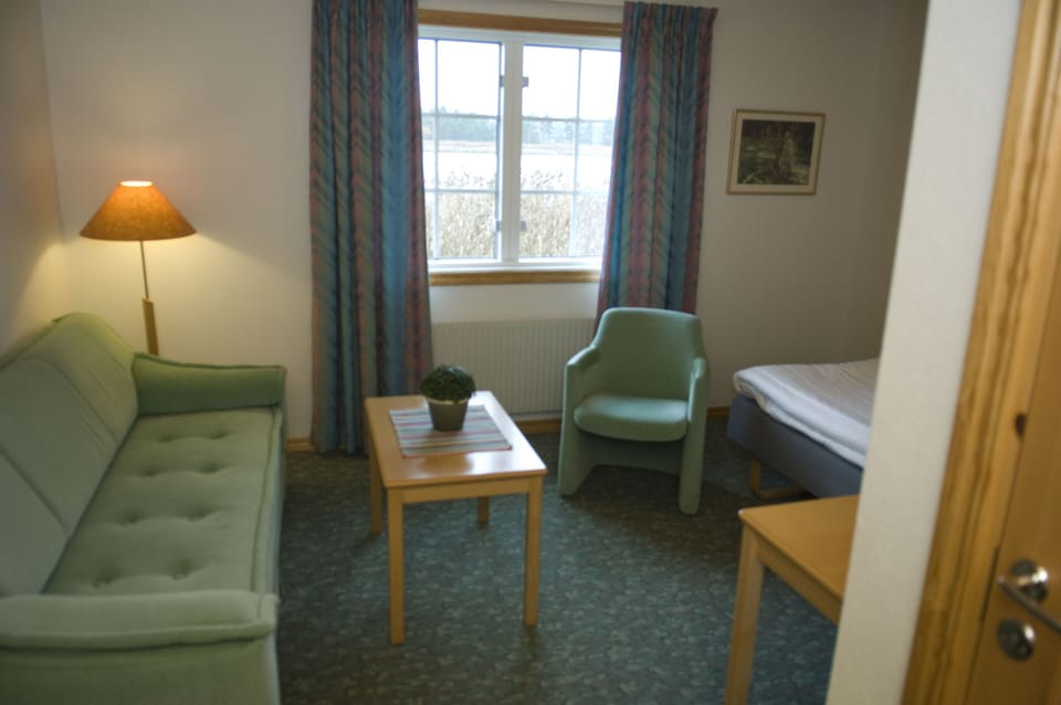 Double Room | Desk, soundproofing, free rollaway beds, free WiFi