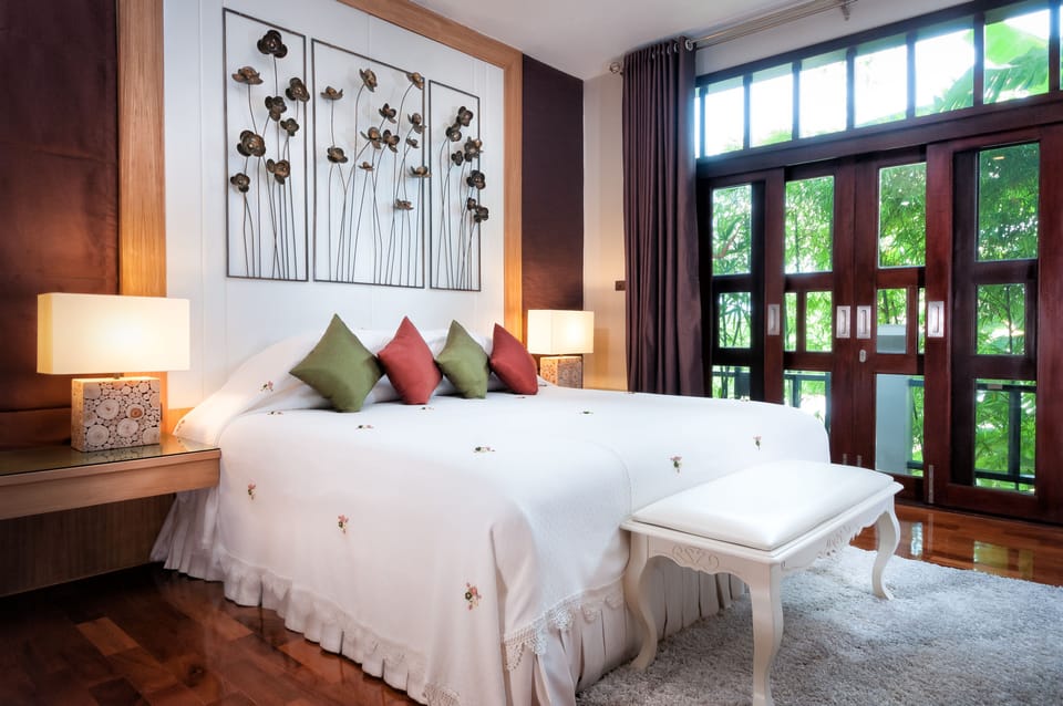 Suite | Premium bedding, pillowtop beds, minibar, in-room safe