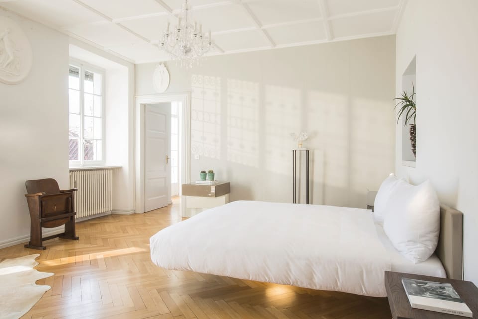 Design Suite, Balcony | In-room safe, individually decorated, individually furnished, desk