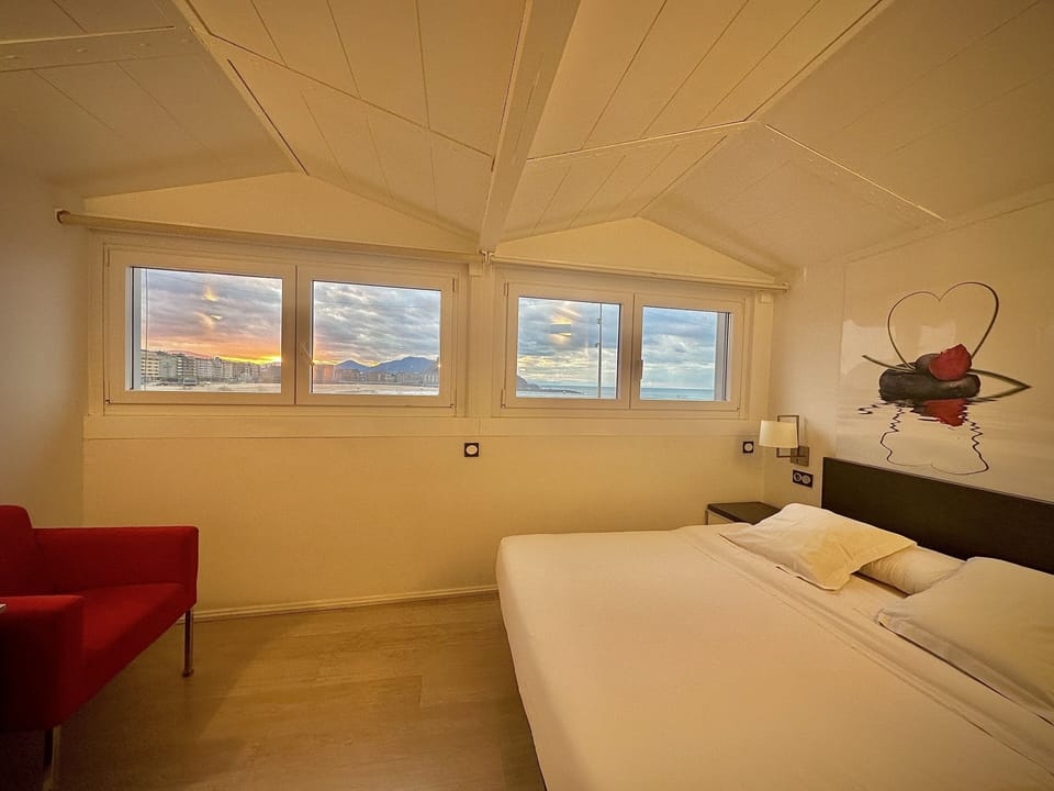 Premium Double Room, Sea View | Minibar, iron/ironing board, free WiFi, bed sheets