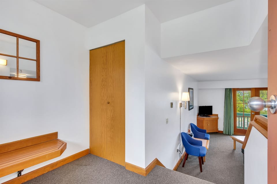 Harbour Assistant Master Suite | Blackout drapes, iron/ironing board, free WiFi, bed sheets