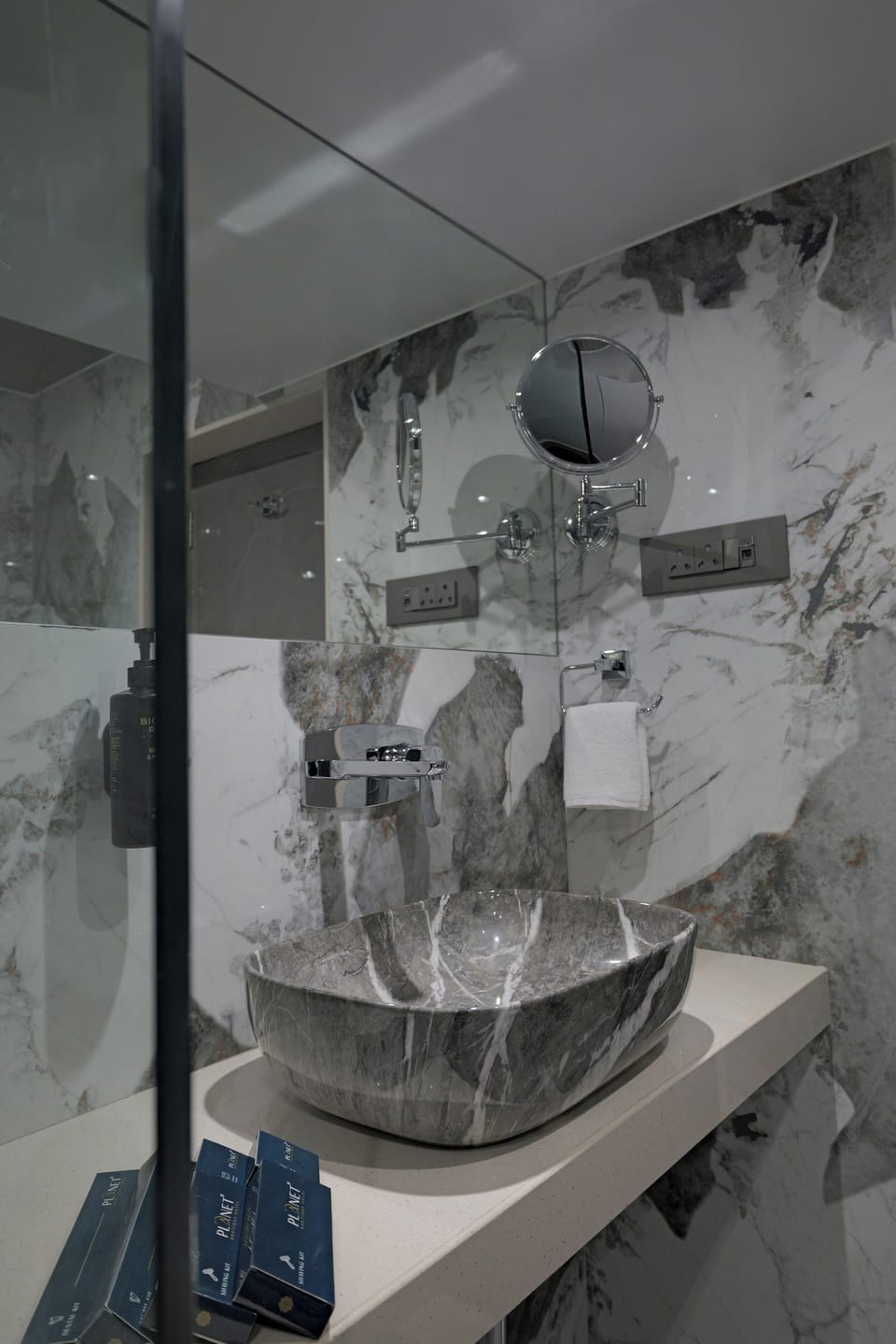 Basic Double Room | Bathroom | Shower, free toiletries, hair dryer, slippers
