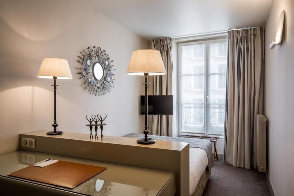 Classic Double Room | In-room safe, desk, blackout drapes, soundproofing