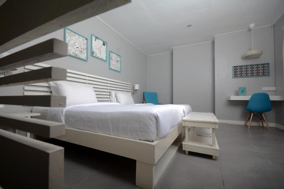 In-room safe, desk, laptop workspace, iron/ironing board