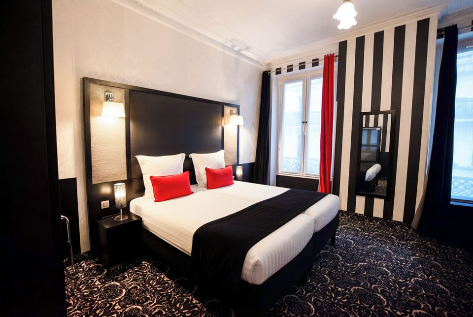 Classic Room | Premium bedding, in-room safe, desk, soundproofing