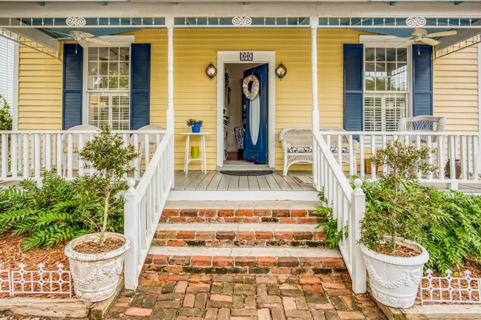 House (Little Yellow Cottage on Water Street) | Exterior