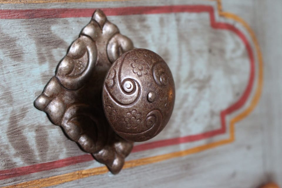 Bridal Suite "Anno 1700" | Living area | 26-inch flat-screen TV with satellite channels, TV, pay movies