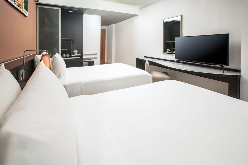 ARYA CLUB | Minibar, in-room safe, desk, WiFi (free)