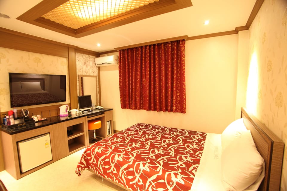Standard Double Room | Rollaway beds, free WiFi