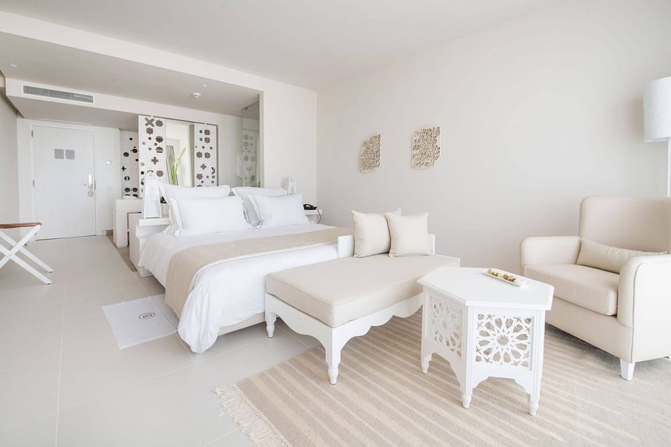 Superior Double Room, Sea View (and pool view) | Premium bedding, minibar, in-room safe, blackout drapes