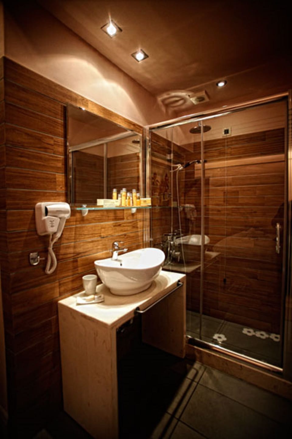 Design Room, Fireplace, Mountain View | Bathroom | Shower, free toiletries, hair dryer, slippers