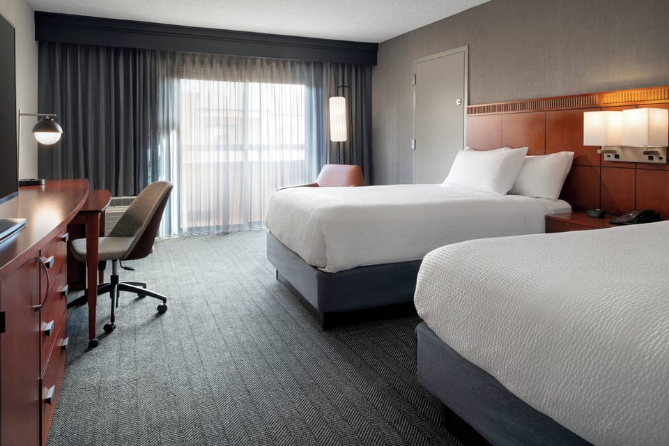 Premium bedding, in-room safe, desk, laptop workspace