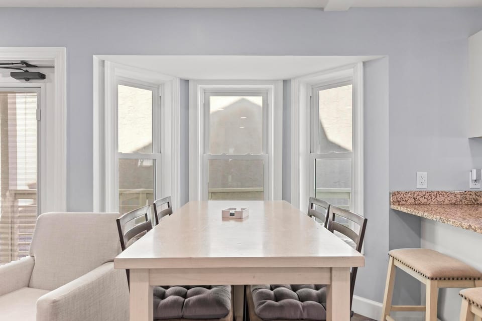 House, 6 Bedrooms, Sea View | In-room dining