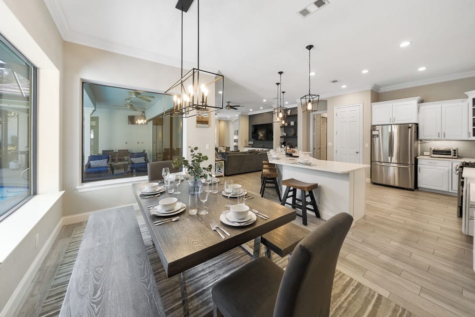 House, Multiple Beds, Private Pool, Pool View | Dining
