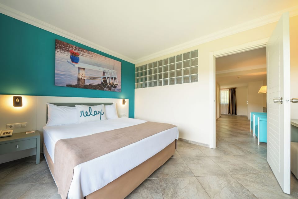 Family Room with Bunk Bed | Free minibar items, in-room safe, free WiFi