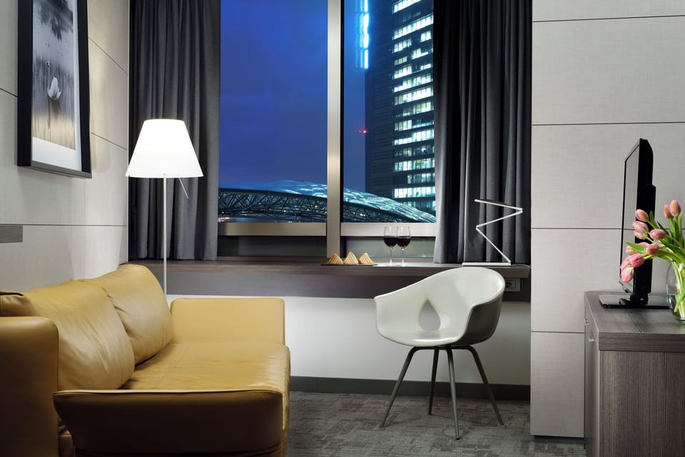 Junior Suite, 1 Double Bed | Minibar, in-room safe, desk, laptop workspace