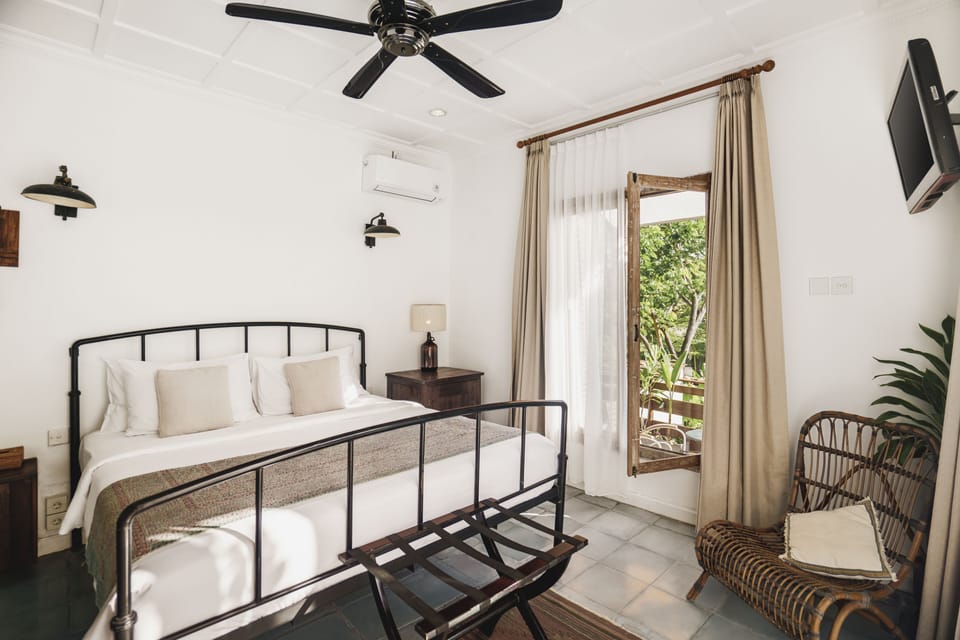 Deluxe Room, 1 Double Bed (Halona) | Minibar, free WiFi, bed sheets