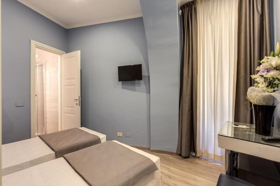 City Double or Twin Room | Premium bedding, down comforters, pillowtop beds, in-room safe