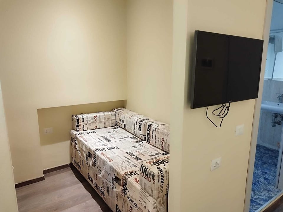 Premium bedding, down comforters, pillowtop beds, in-room safe