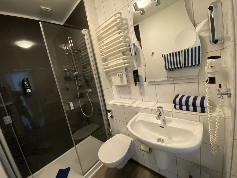 Standard Single Room, Private Bathroom | Bathroom