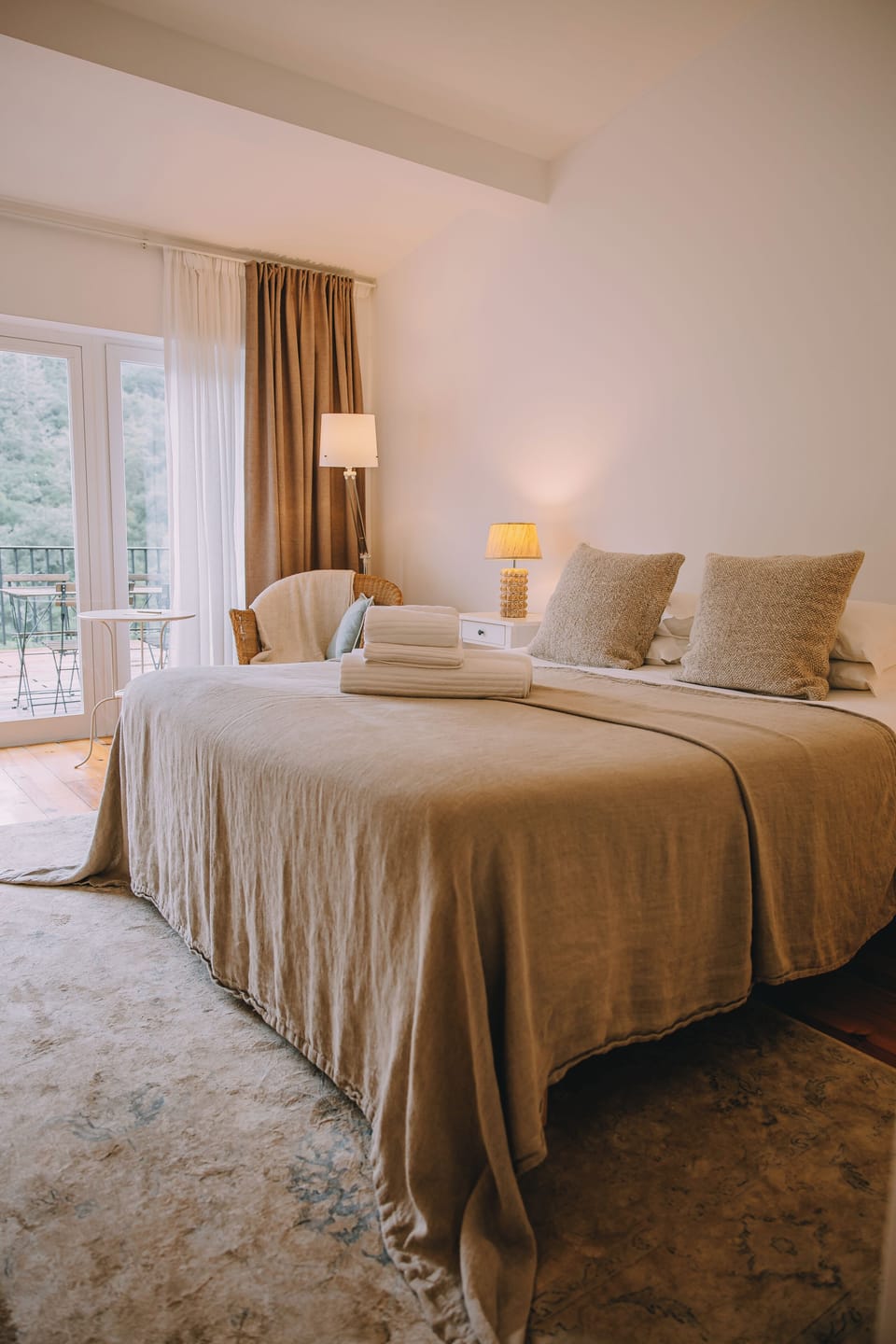 Superior Double or Twin Room, Slope side | Desk, iron/ironing board (on request), WiFi (free), bed sheets