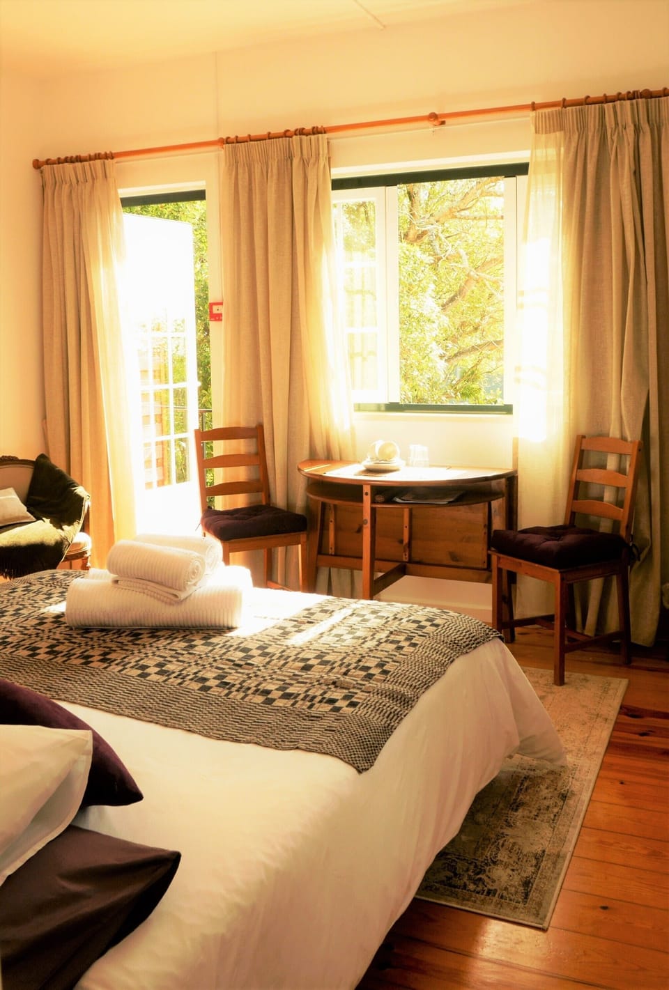 Standard Double or Twin Room | Desk, iron/ironing board (on request), WiFi (free), bed sheets
