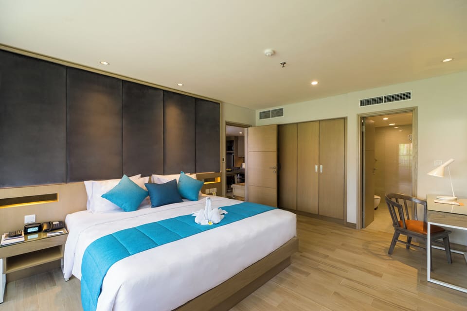 Suite | Premium bedding, minibar, in-room safe, individually furnished