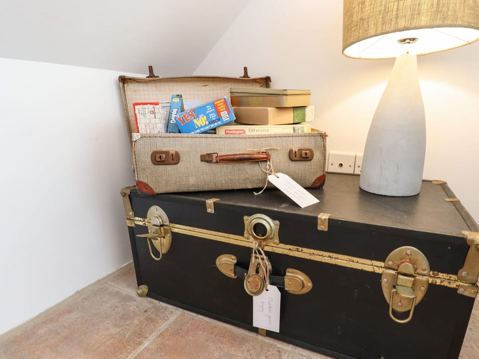 Cottage | 2 bedrooms, individually decorated, individually furnished, free WiFi