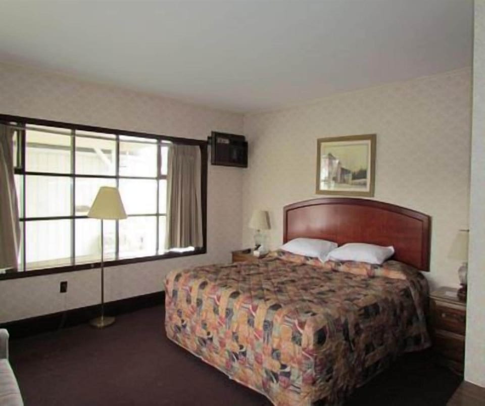 Standard Room (Second floor) | Iron/ironing board, free WiFi, bed sheets