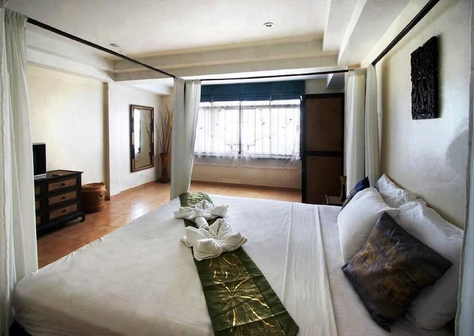 Apartment, 1 Bedroom | In-room safe, blackout drapes, free cribs/infant beds, rollaway beds