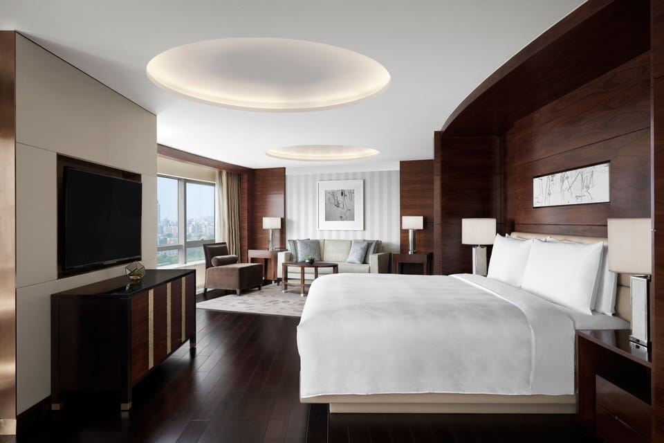 Presidential Suite Room | 1 bedroom, premium bedding, minibar, in-room safe