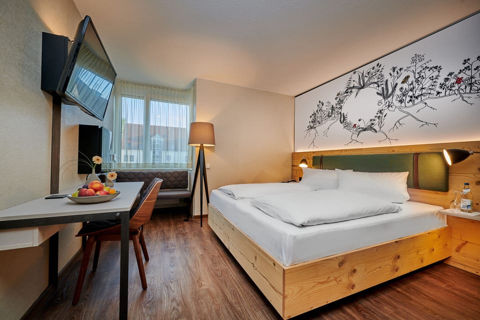 Comfort Double Room | Hypo-allergenic bedding, minibar, in-room safe, individually decorated