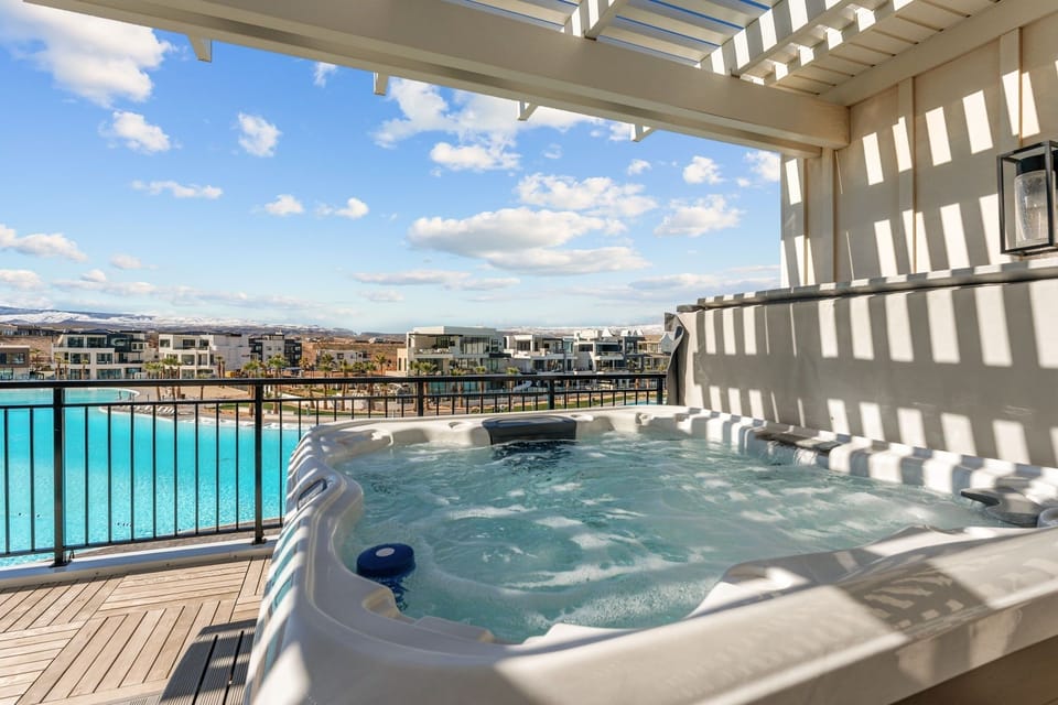 House, Multiple Bedrooms | Outdoor spa tub